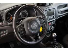 Jeep Renegade (2016) thumbnail 14