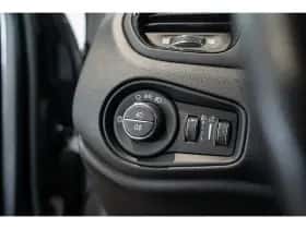 Jeep Renegade (2016) thumbnail 17