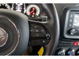 Jeep Renegade (2016) thumbnail 20