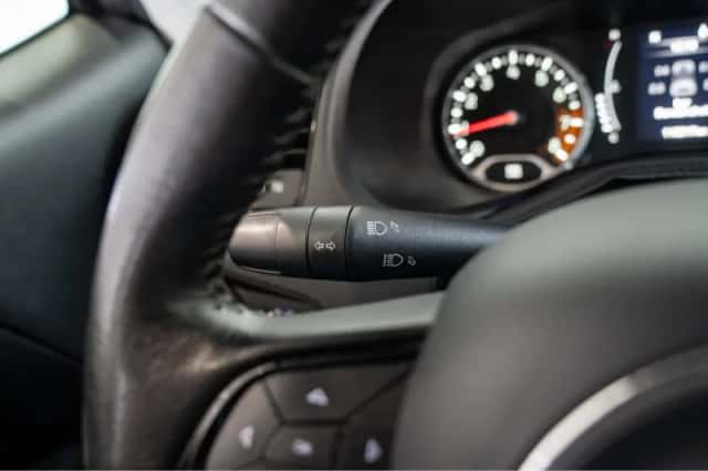 Jeep Renegade (2016) thumbnail 21