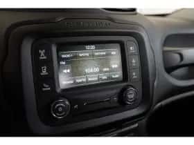 Jeep Renegade (2016) thumbnail 27