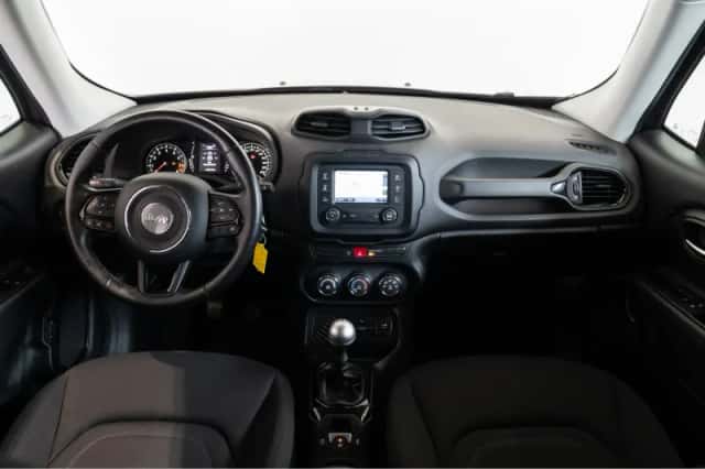 Jeep Renegade (2016) thumbnail 32
