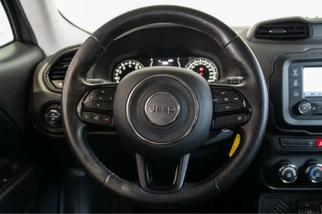 Jeep Renegade (2016) thumbnail 35