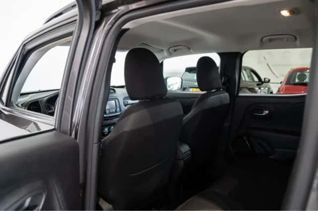 Jeep Renegade (2016) thumbnail 10