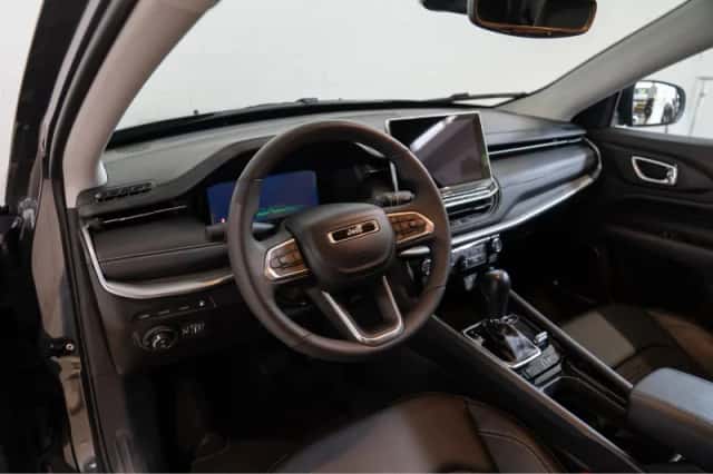 Jeep Compass (2023) thumbnail 14