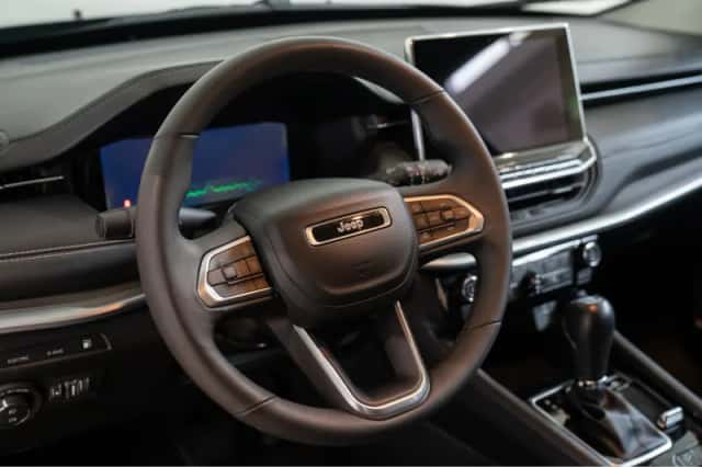 Jeep Compass (2023) thumbnail 15