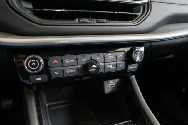 Jeep Compass (2023) thumbnail 28