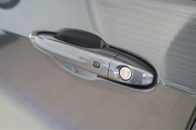 Jeep Compass (2023) thumbnail 10