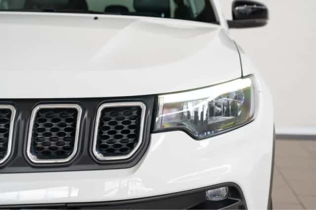 Jeep Compass (2023) thumbnail 2