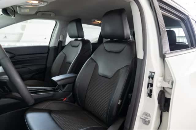 Jeep Compass (2023) thumbnail 12