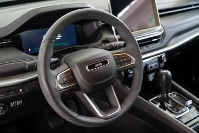 Jeep Compass (2023) thumbnail 14