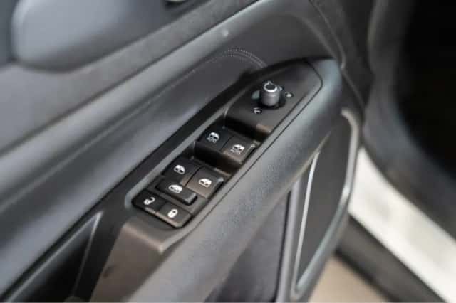 Jeep Compass (2023) thumbnail 15