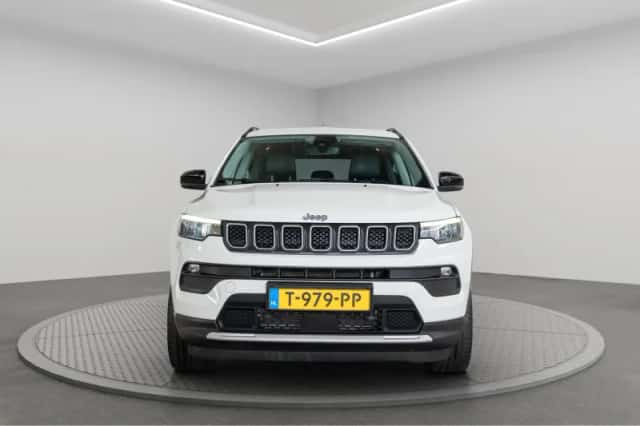 Jeep Compass (2023) thumbnail 3