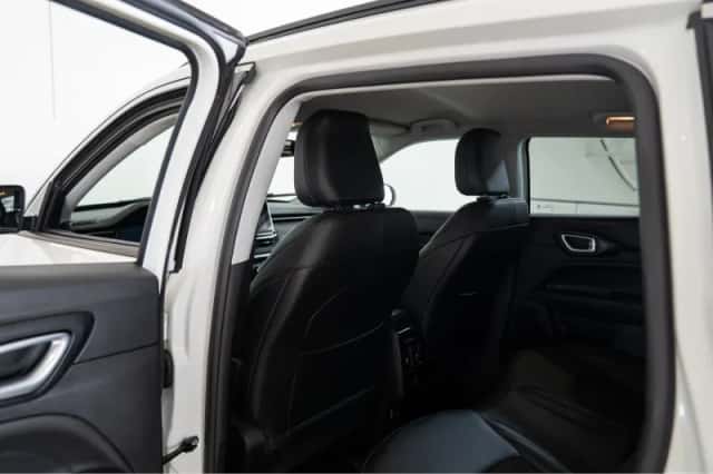Jeep Compass (2023) thumbnail 10