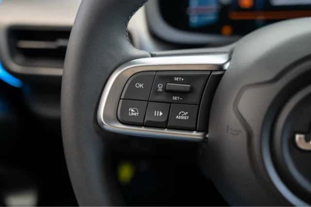 Jeep Avenger (2024) thumbnail 20