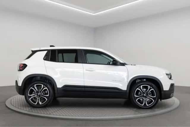 Jeep Avenger (2024) thumbnail 5