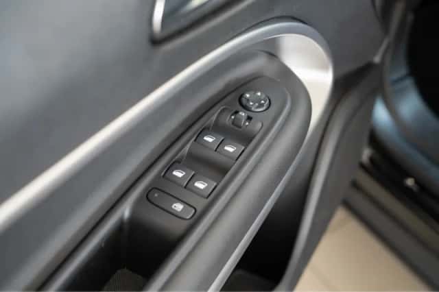 Jeep Avenger (2024) thumbnail 16