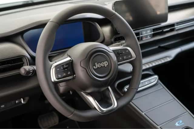 Jeep Avenger (2024) thumbnail 14