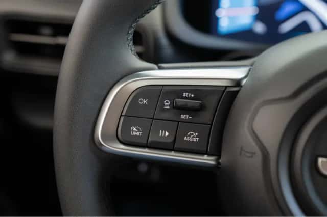 Jeep Avenger (2024) thumbnail 18