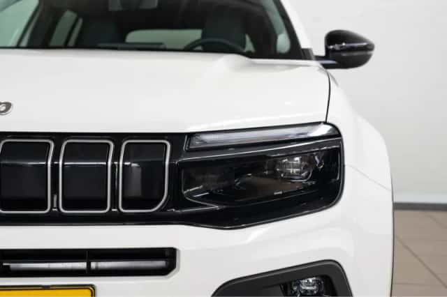 Jeep Avenger (2024) thumbnail 3