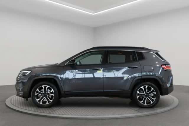 Jeep Compass (2023) thumbnail 3