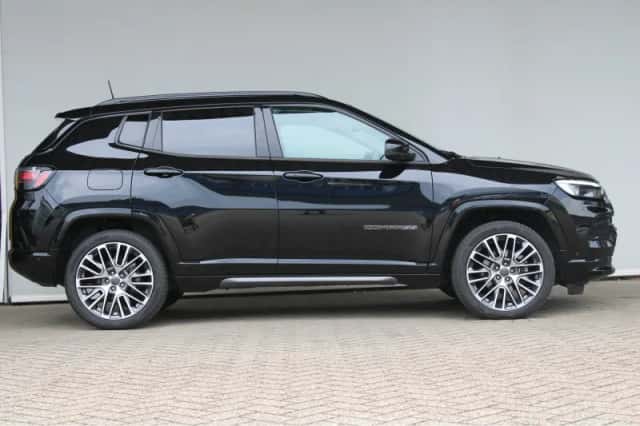 Jeep Compass (2025) thumbnail 4