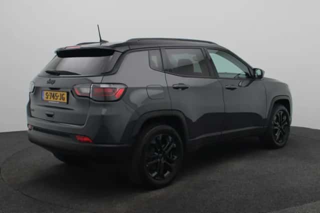 Jeep Compass (2023) thumbnail 2