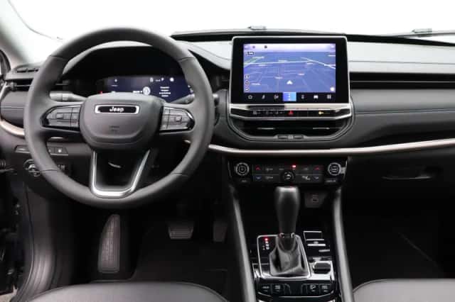 Jeep Compass (2023) thumbnail 3