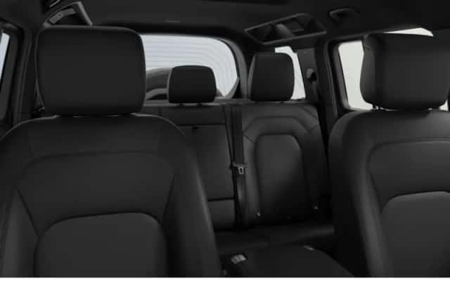 Land Rover Defender (2026) thumbnail 6