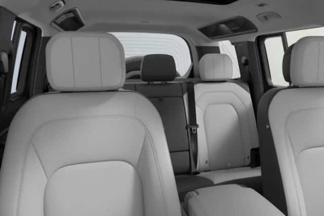 Land Rover Defender (2026) thumbnail 6