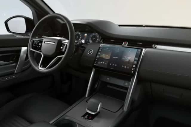 Land Rover Discovery Sport (2026) thumbnail 5
