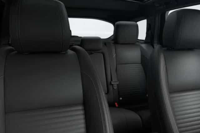 Land Rover Discovery Sport (2026) thumbnail 6