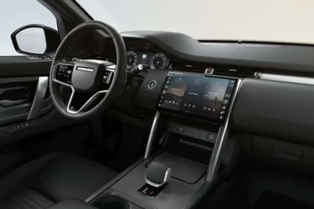 Land Rover Discovery Sport (2026) thumbnail 5