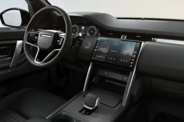 Land Rover Discovery Sport (2026) thumbnail 5