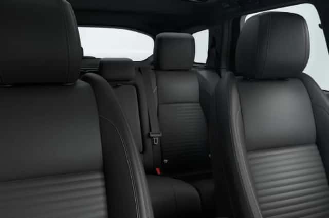 Land Rover Discovery Sport (2026) thumbnail 6