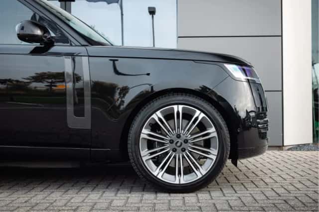 Land Rover Range Rover (2025) thumbnail 6