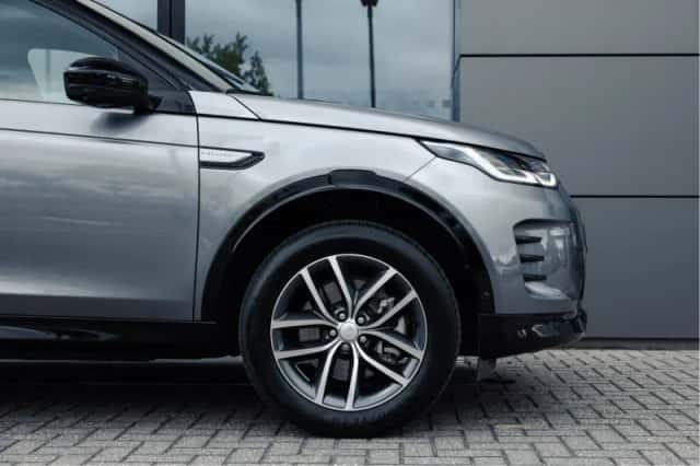 Land Rover Discovery Sport (2024) thumbnail 6