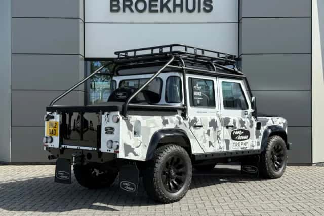 Land Rover Defender (2026) thumbnail 3