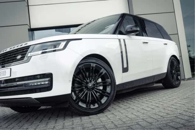 Land Rover Range Rover (2024) thumbnail 2