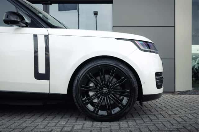 Land Rover Range Rover (2024) thumbnail 6