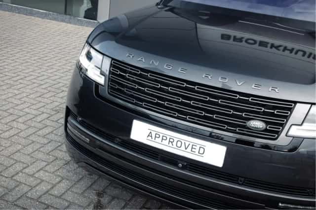Land Rover Range Rover (2023) thumbnail 3