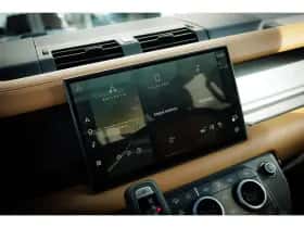 Land Rover Defender (2023) thumbnail 29