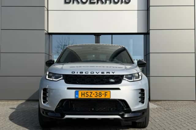 Land Rover Discovery Sport (2025) thumbnail 3