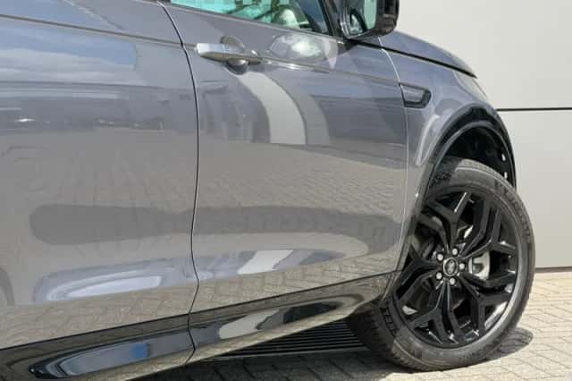 Land Rover Discovery Sport (2025) thumbnail 6