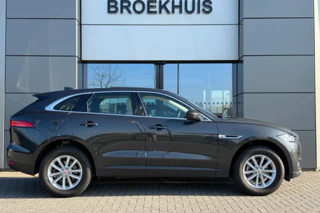 Jaguar F-Pace (2019) thumbnail 4