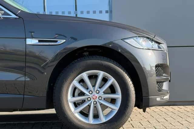 Jaguar F-Pace (2019) thumbnail 5