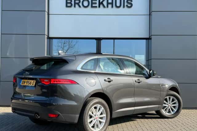 Jaguar F-Pace (2019) thumbnail 6