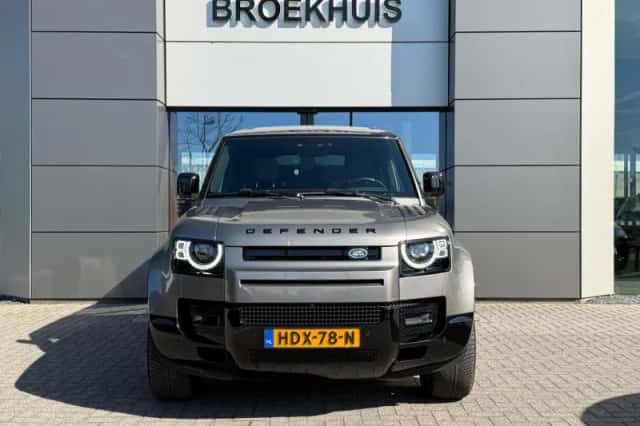 Land Rover Defender (2025) thumbnail 3