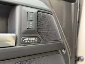 Land Rover Defender (2024) thumbnail 17