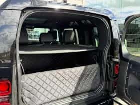 Land Rover Defender (2024) thumbnail 22